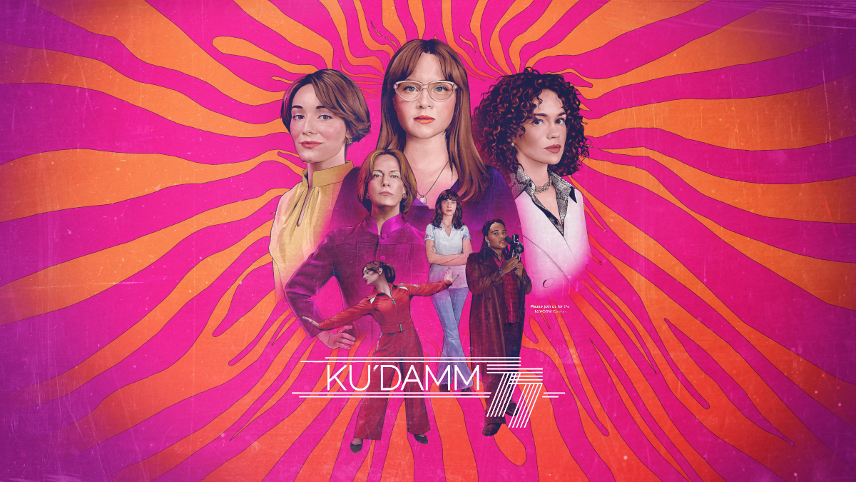 Illustration zur Serie «Ku'damm 77». Mehrere stilisierte Frauen vor einem Hintergrund in lebendigen Pink- und Orangetönen. Die Charaktere sind in verschiedenen Posen dargestellt. Der Schriftzug «Ku'damm 77» ist zentral platziert.