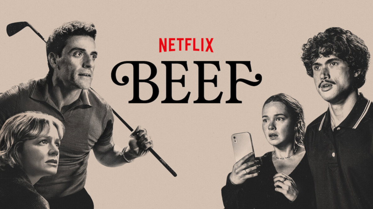Netflix-Promo-Bild zur Serie «Beef» zeigt vier Personen vor beigem Hintergrund. Links eine Frau und ein Mann mit Golfschläger, rechts eine junge Frau mit Smartphone und ein Mann mit Schnurrbart. Alle schauen angespannt in verschiedene Richtungen.