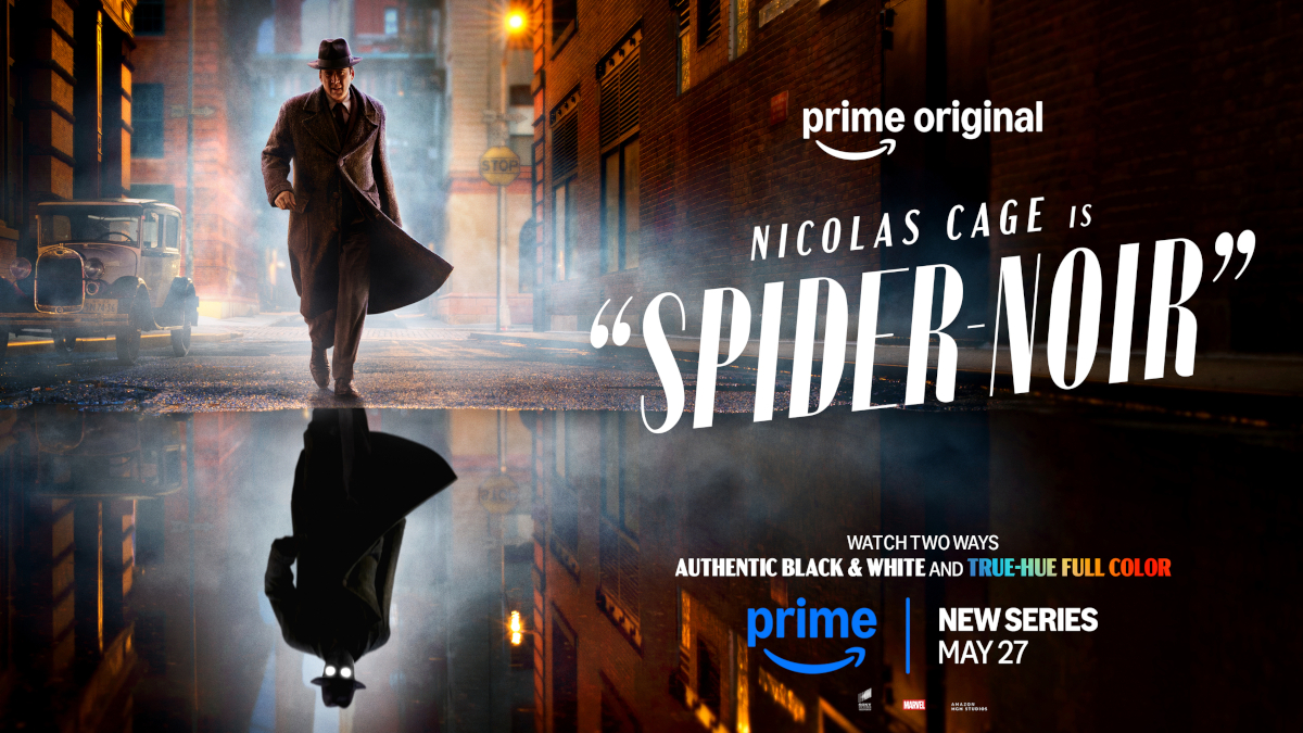 Poster für die Prime Video Serie «Spider-Noir» mit Nicolas Cage. Zeigt einen Mann in schwarzem Mantel und Hut auf einer regnerischen Stadtstrasse der 1930er Jahre. Sein Spiegelbild ist in einer Pfütze sichtbar. 