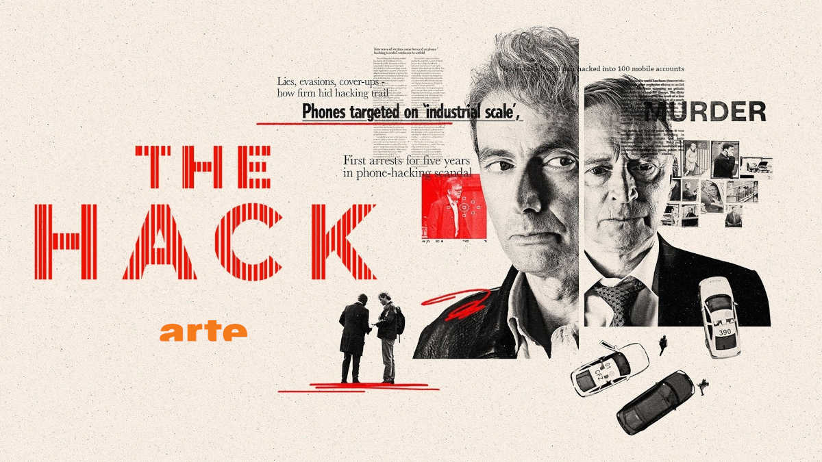 Serienposter «The Hack» (arte): zwei ernste Männer in Schwarz-Weiss, umrahmt von Zeitungsausschnitten mit Schlagzeilen zu Telefonhacking. Unten zwei Figuren von hinten, dazu Autos in Vogelperspektive.