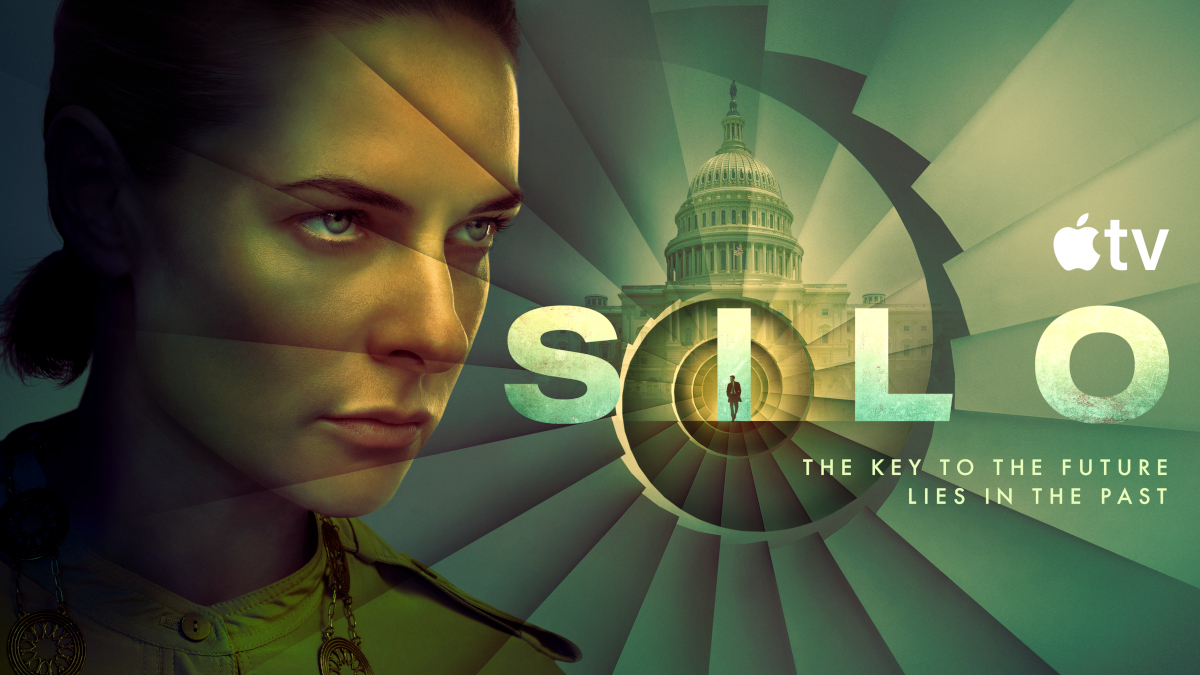 **Alt-Text:**Poster der Apple-TV+-Serie «Solo»: Eine Frau blickt ernst in die Kamera. Im Hintergrund das US-Kapitol in einem spiralförmigen Tunnel. Tagline: «The Key to the Future Lies in the Past».
