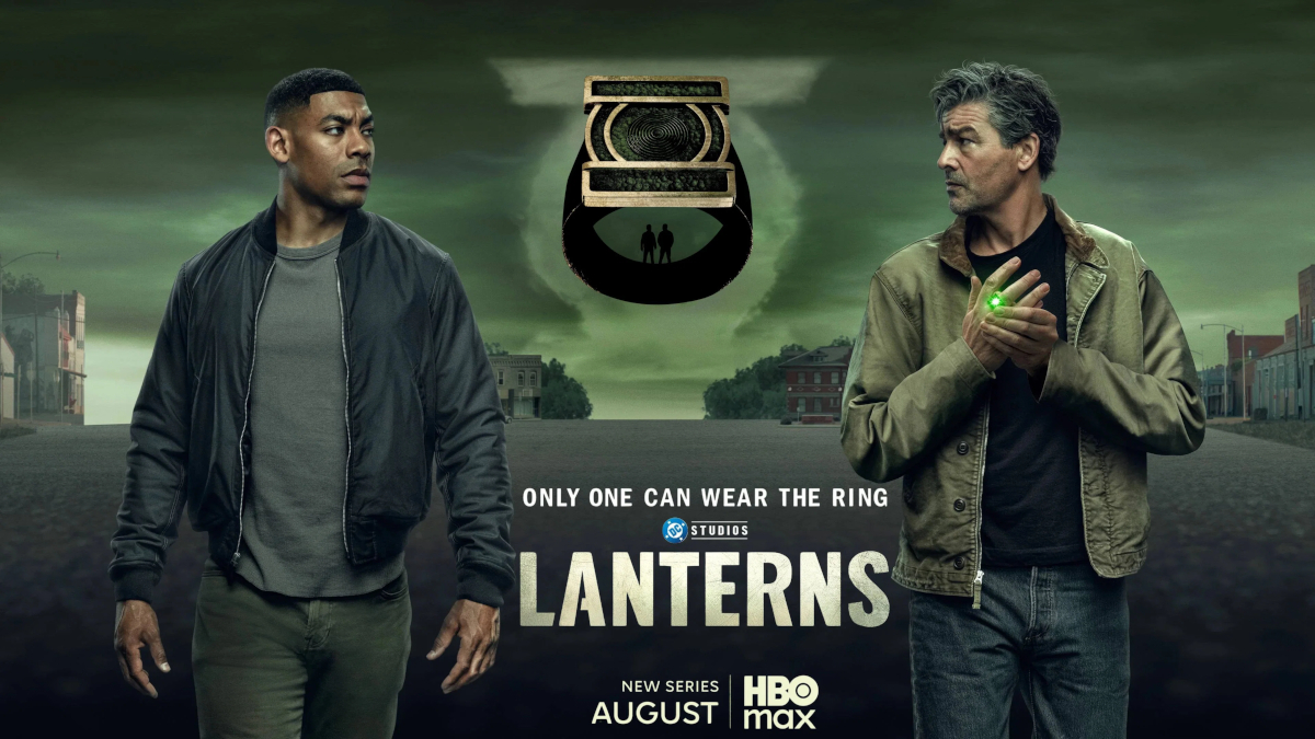 **Alt-Text:** Poster  der HBO-Max-Serie «Lanterns»: Zwei Männer stehen sich auf einer verlassenen Strasse gegenüber. Zwischen ihnen schwebt ein Green-Lantern-Ring. Tagline: «Only one can wear the ring».